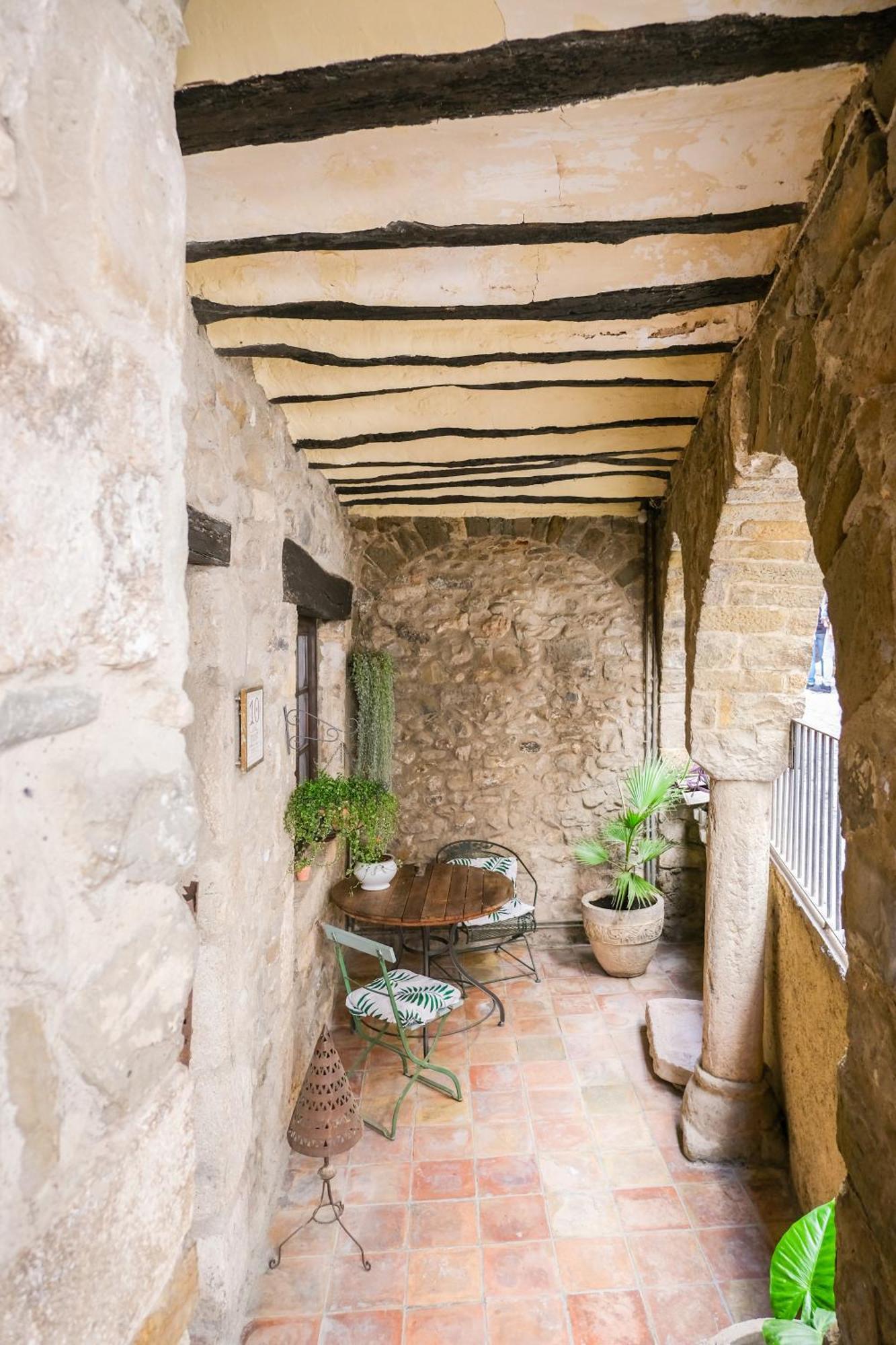 10 Del Pont Alojamiento Con Vistas Panoramicas Besalu Exterior photo
